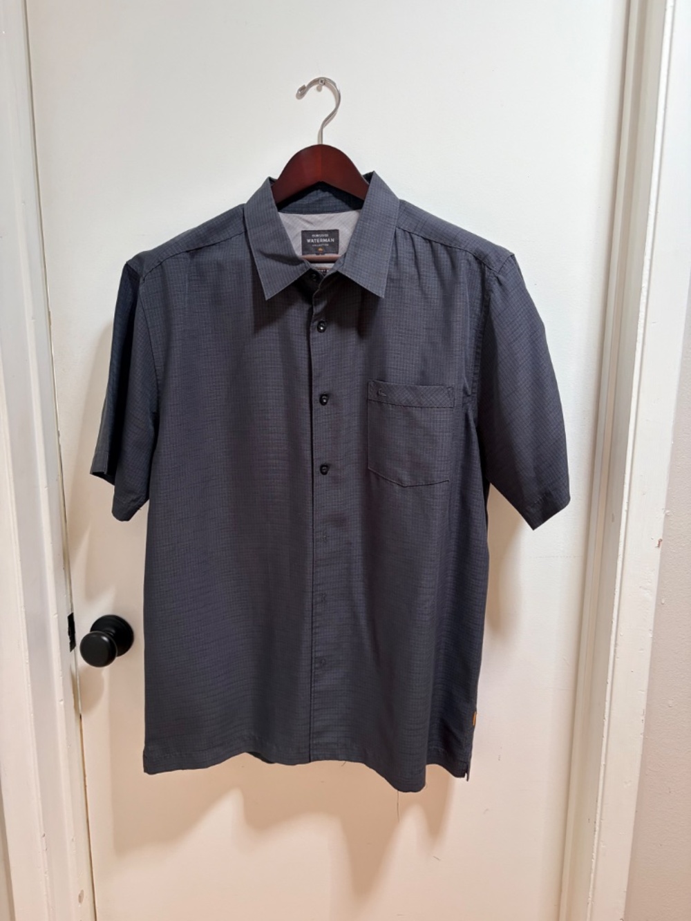 Quiksilver Waterman Men’s Button-Up Shirt